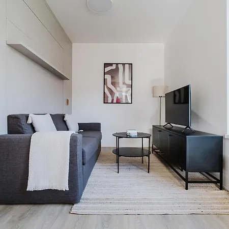 Apartmán Blueground 7 Furnished Close To Offices Prg-22 *